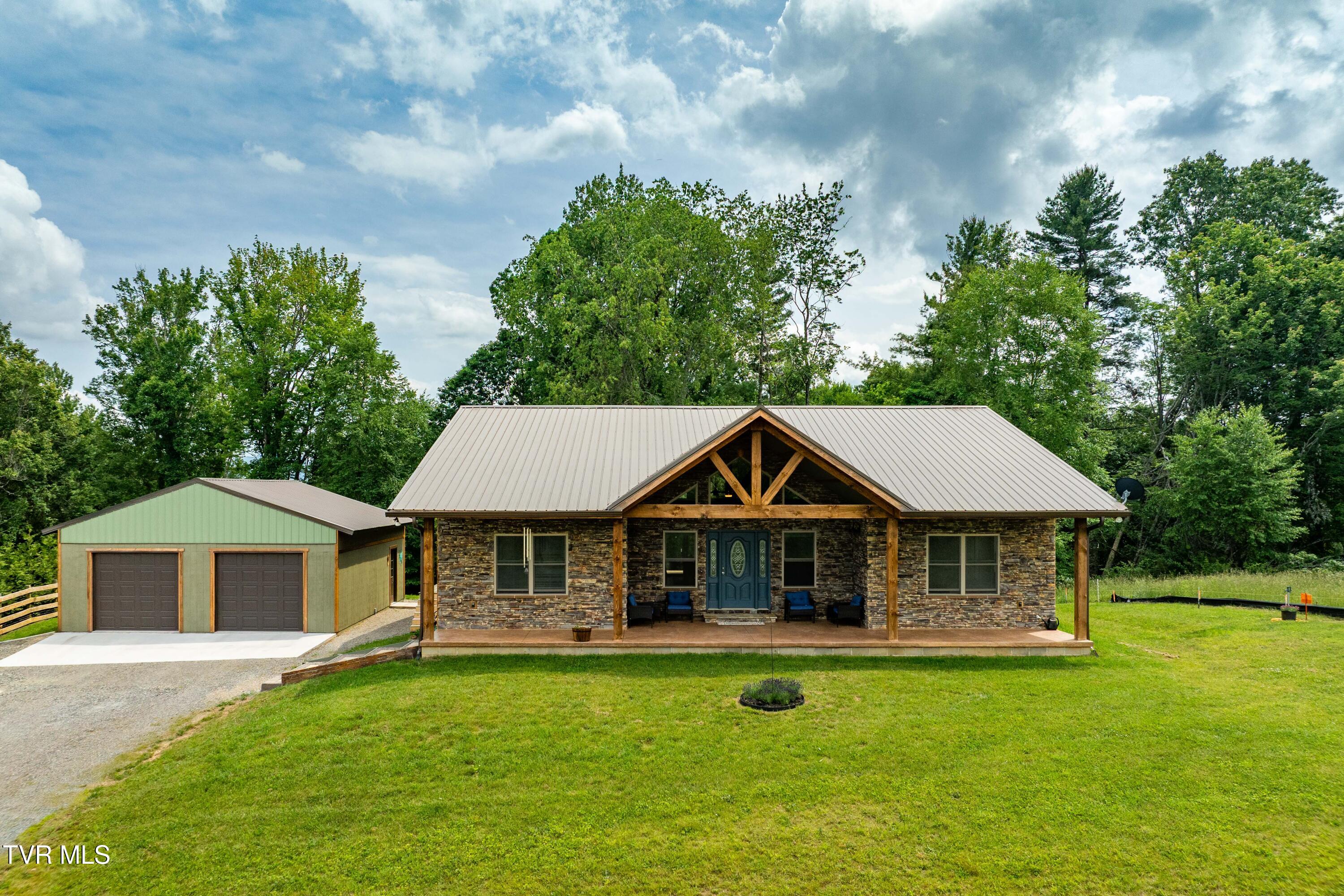 271 Laurel Way, Mountain City, Tennessee image 2