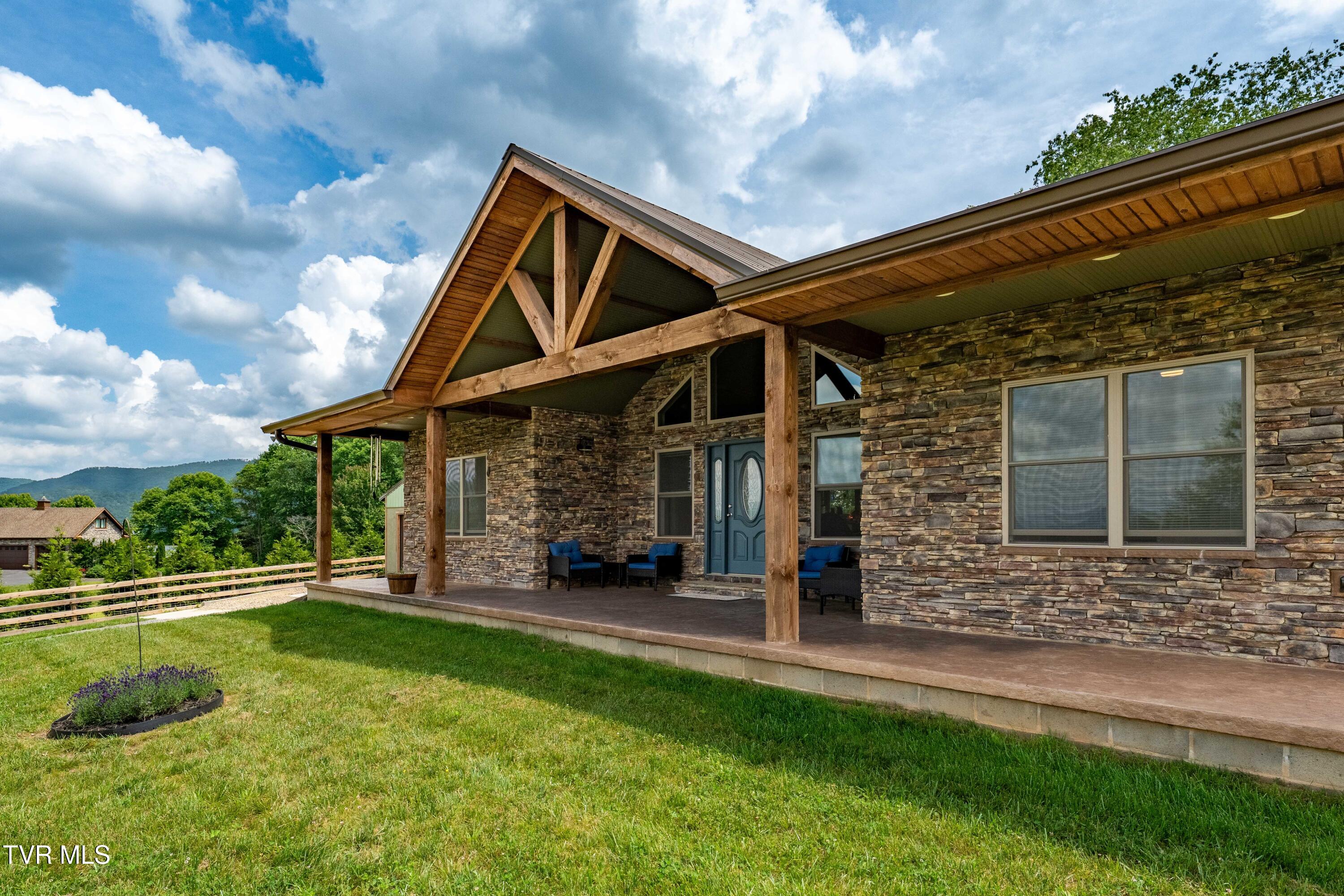 271 Laurel Way, Mountain City, Tennessee image 8