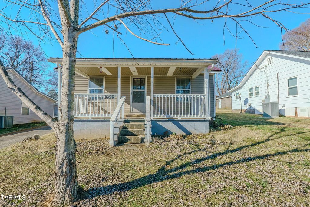 Photo of 1859 Overlook Avenue, Jefferson City, TN 37760 (MLS # 9989397)