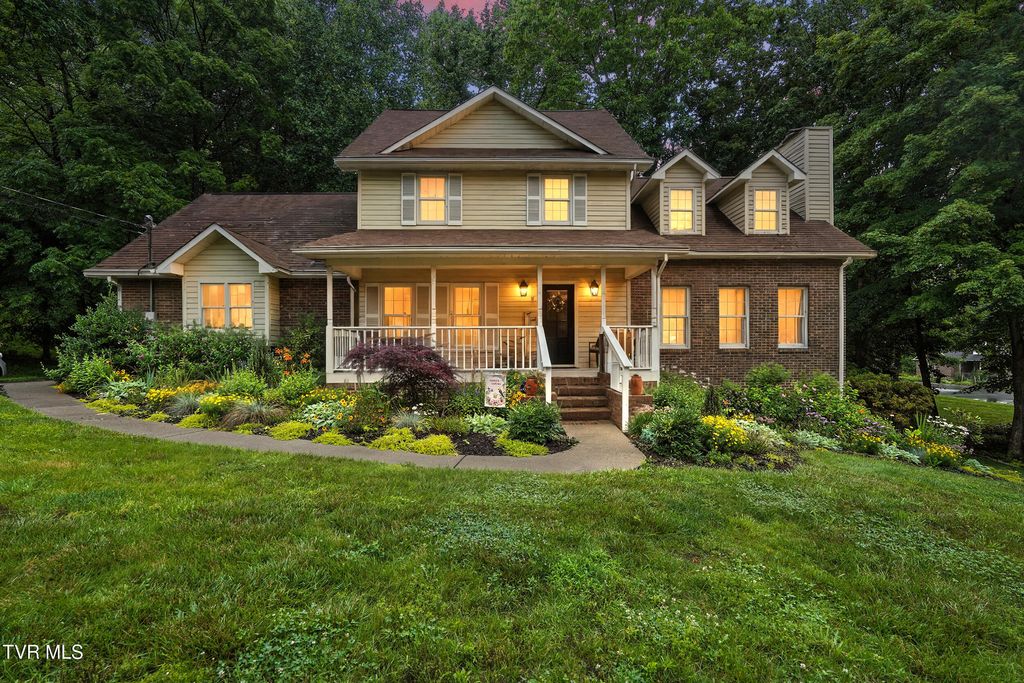 Photo of 209 Timberland Circle, Kingsport, TN 37664 (MLS # 9982209)