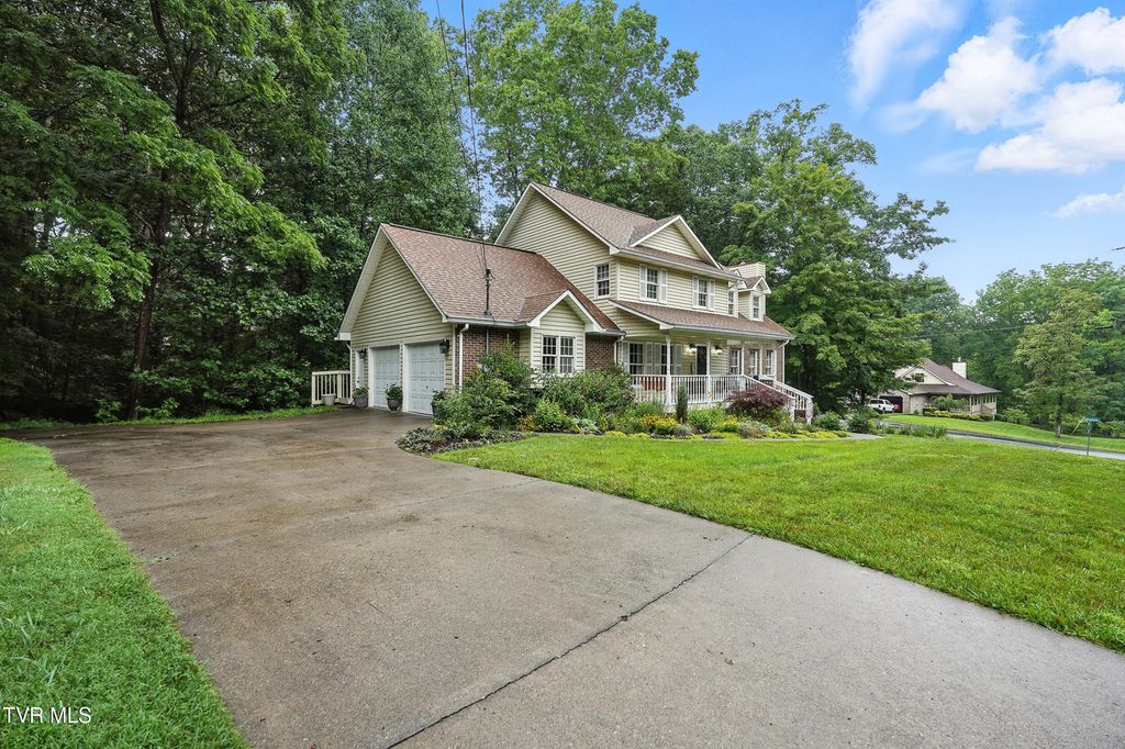 Photo of 209 Timberland Circle, Kingsport, TN 37664 (MLS # 9982209)