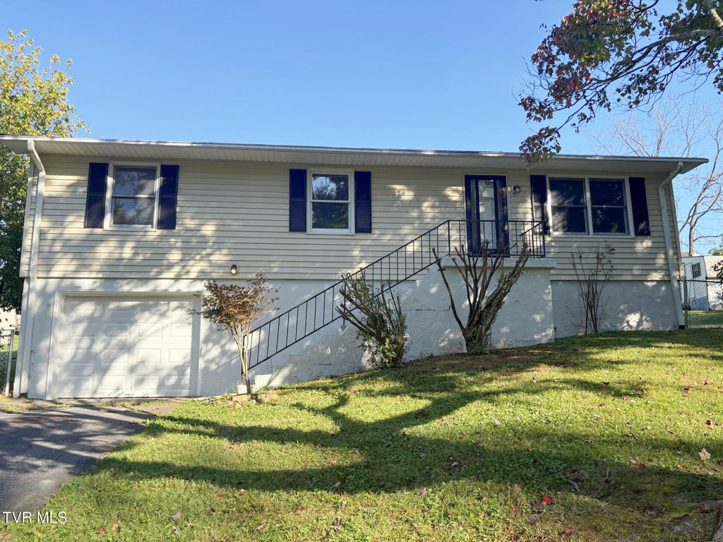 Photo of 245 Mumpower Drive, Bristol, VA 24201 (MLS # 10002518)