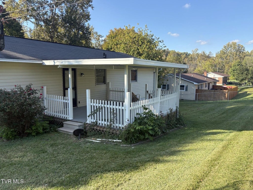Photo of 245 Mumpower Drive, Bristol, VA 24201 (MLS # 10002518)