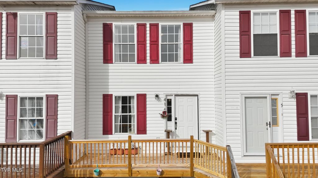 Photo of 41 Tulip Grove Circle #6, Bristol, TN 37620 (MLS # 9989225)