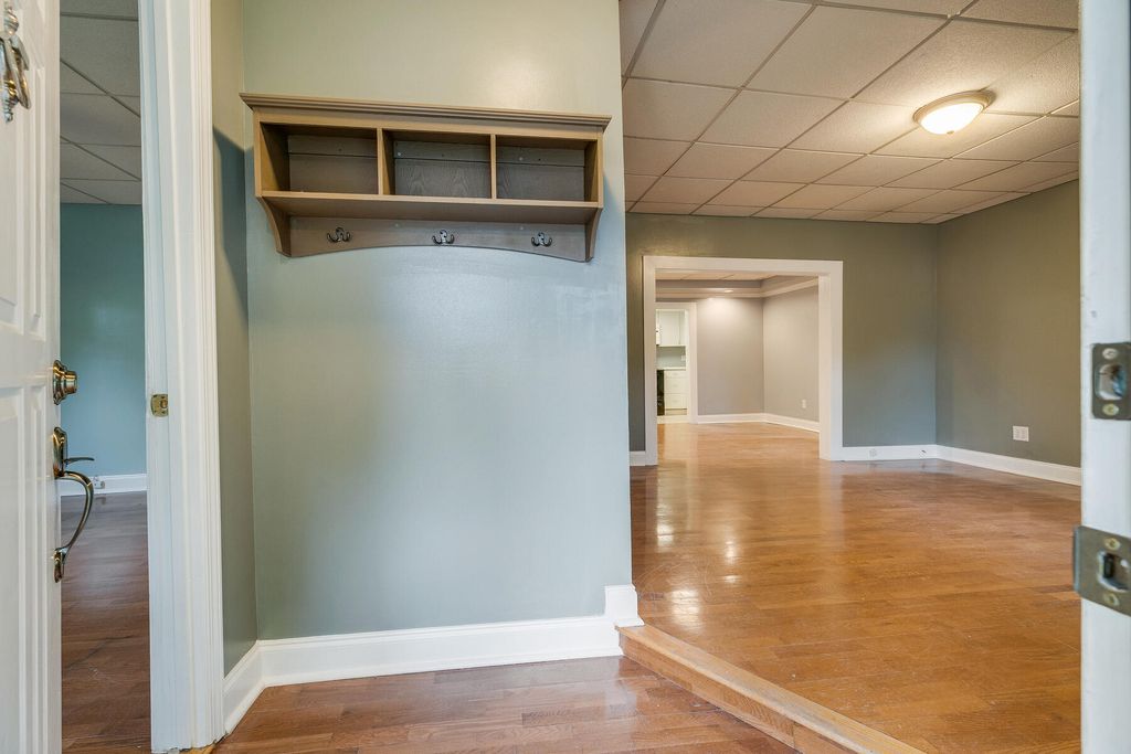 Photo of 403 Poplar Street, Johnson City, TN 37604 (MLS # 9987457)