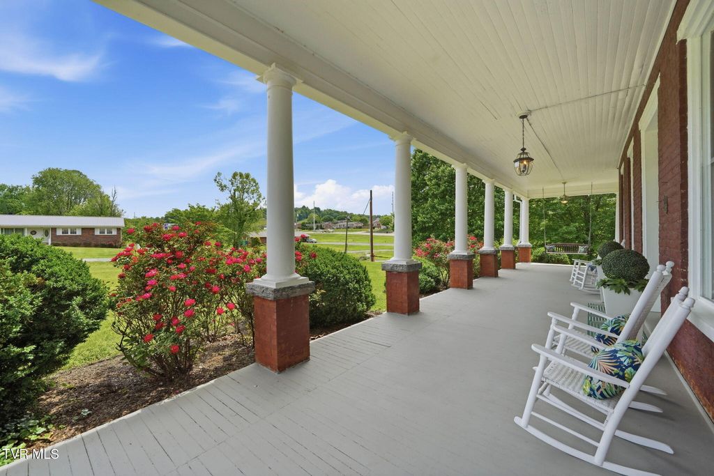 Photo of 240 Maplehurst Lane, Bluff City, TN 37618 (MLS # 9995094)