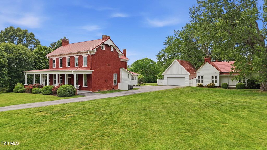 Photo of 240 Maplehurst Lane, Bluff City, TN 37618 (MLS # 9995094)