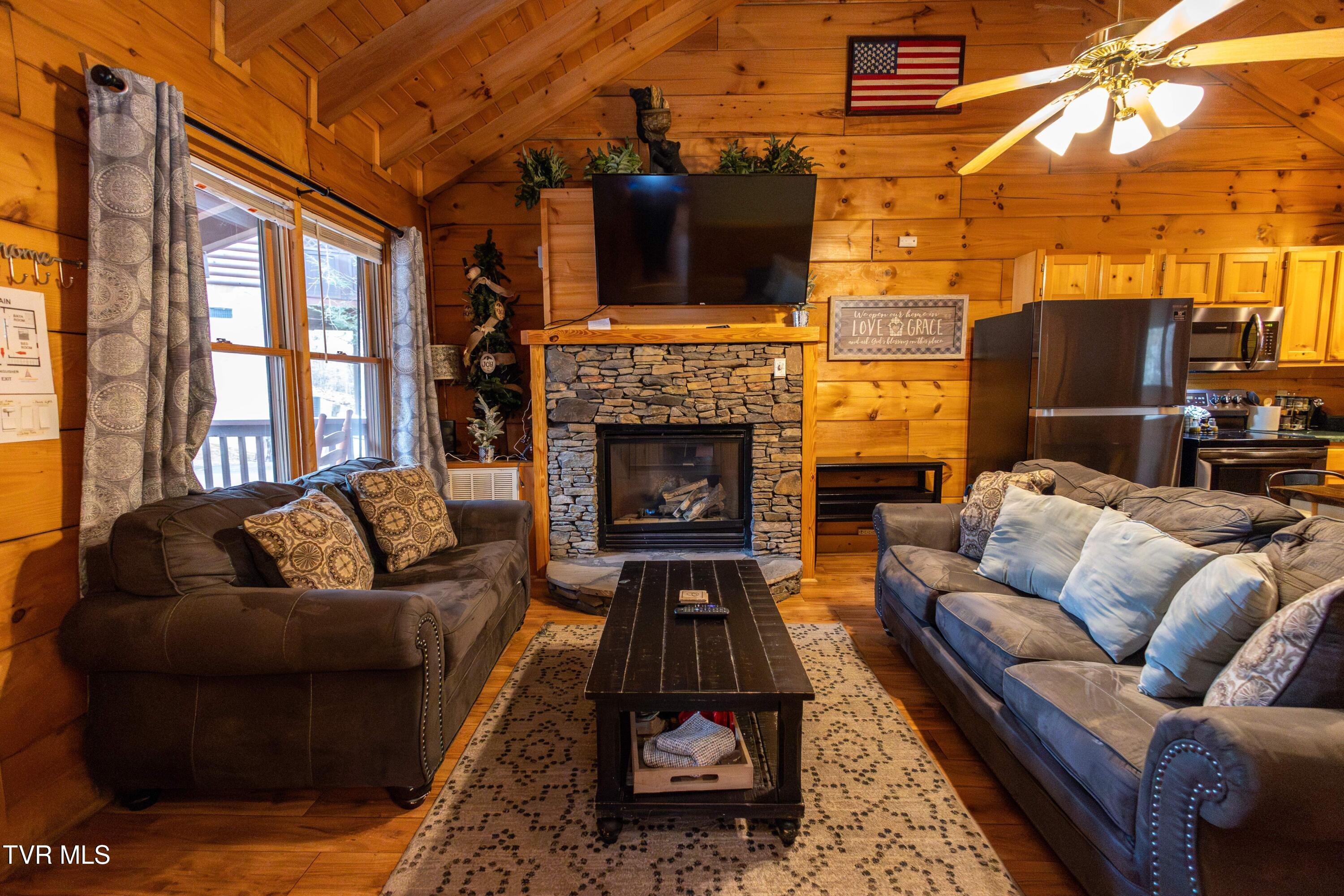 713 Harrier Court Way, Pigeon Forge, Tennessee image 2