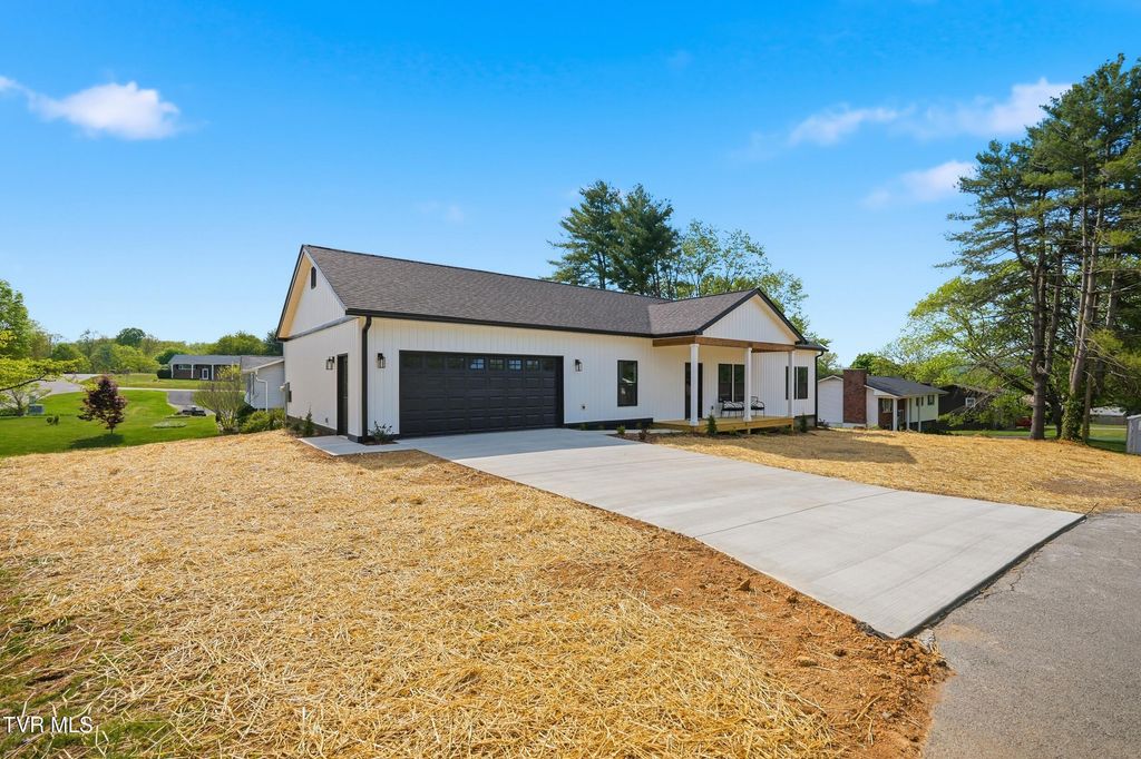 Photo of 112 Lamont Road, Bristol, VA 24201 (MLS # 9994276)