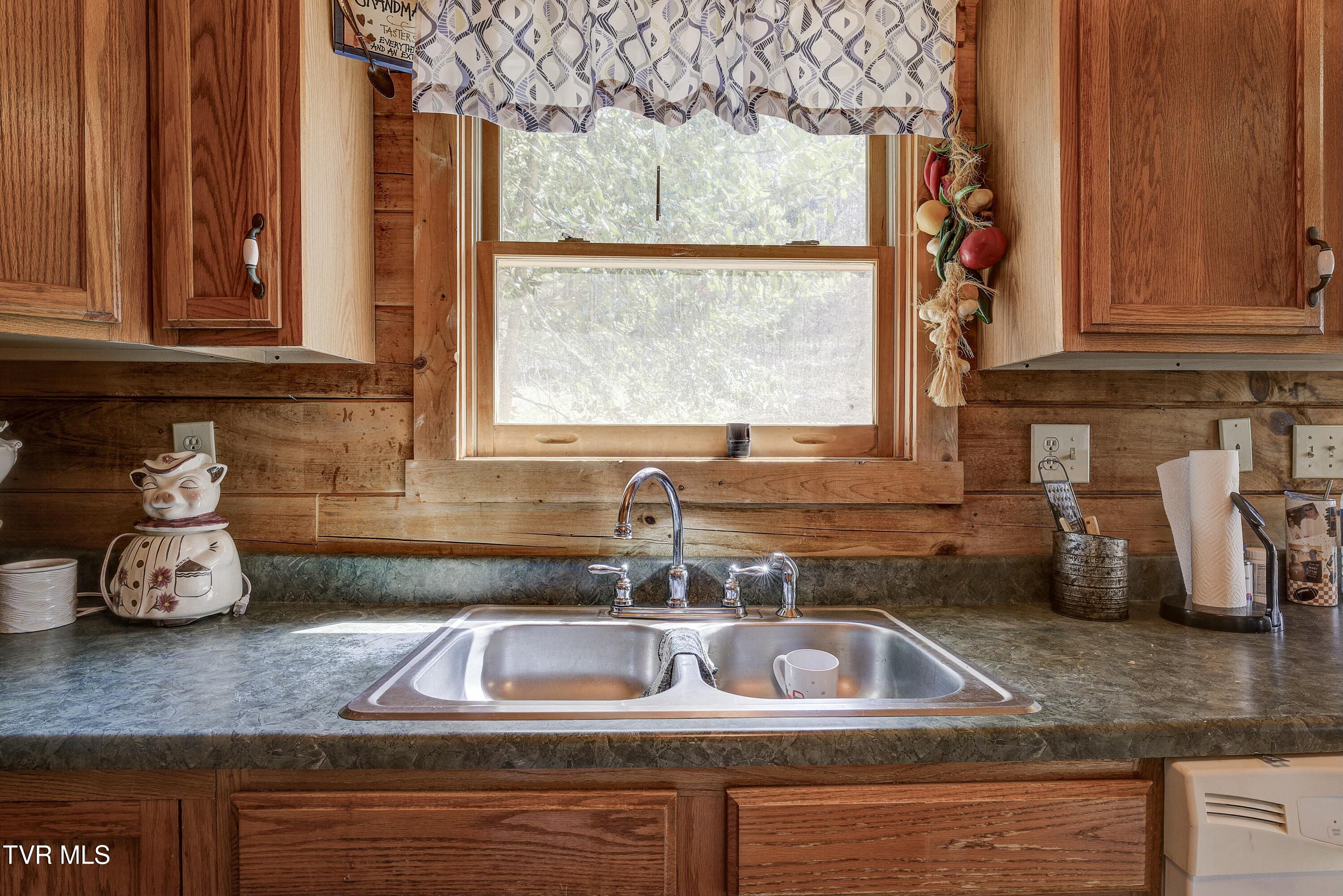 120 Dukes Drive, Elizabethton, Tennessee image 11