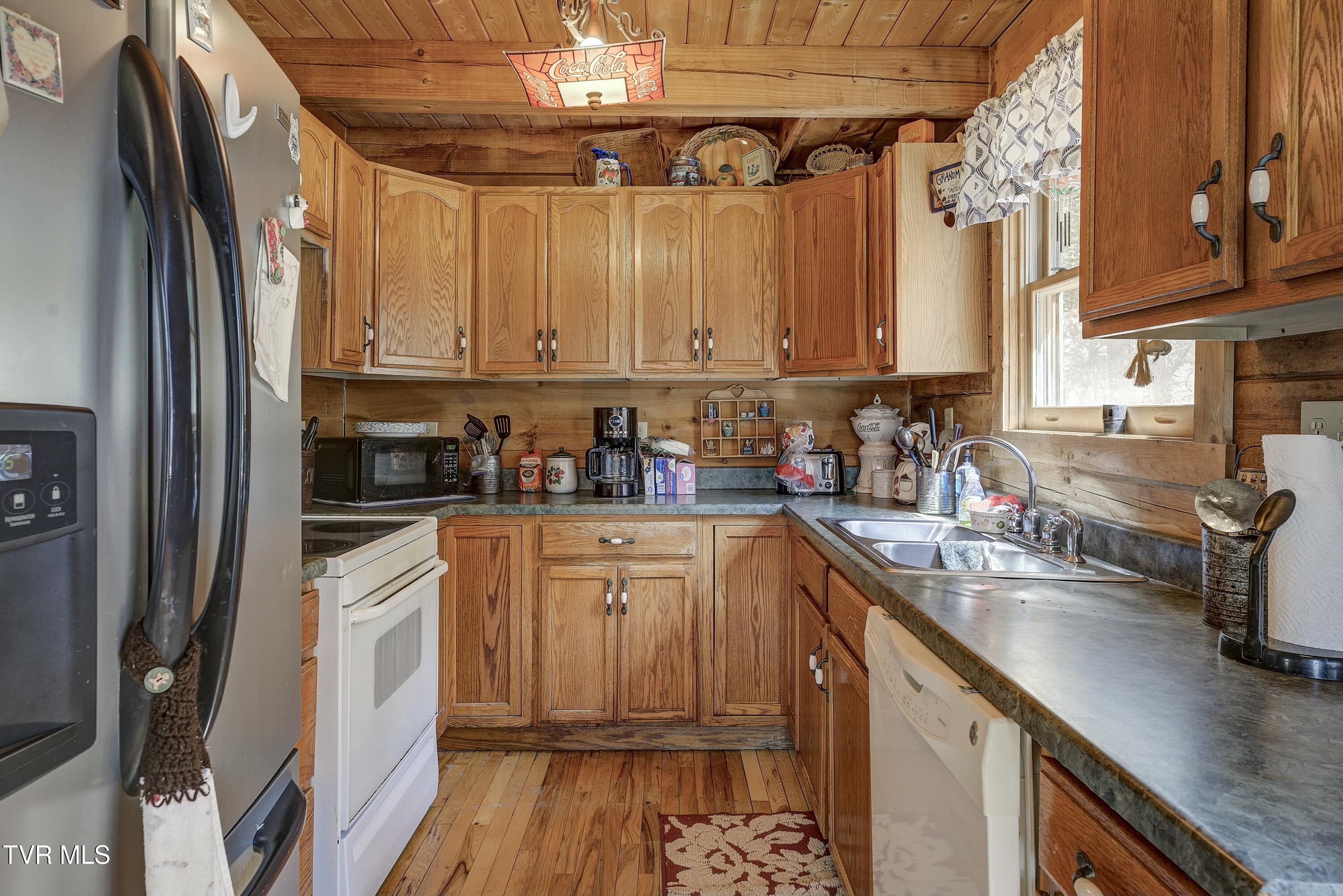 120 Dukes Drive, Elizabethton, Tennessee image 9