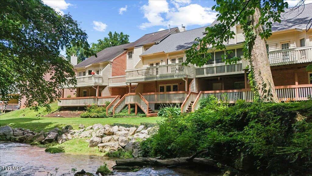 Photo of 303 Ashley Oaks Private Drive, Kingsport, TN 37663 (MLS # 9998237)