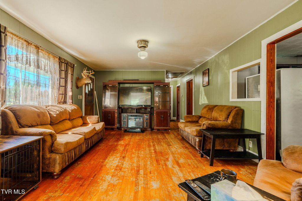 Photo of 190 Debusk Road, Greeneville, TN 37743 (MLS # 9994419)
