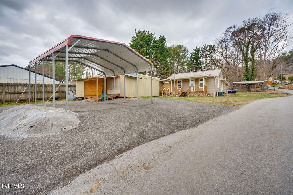 Photo of 121 Coleman Road, Hampton, TN 37658 (MLS # 9991922)