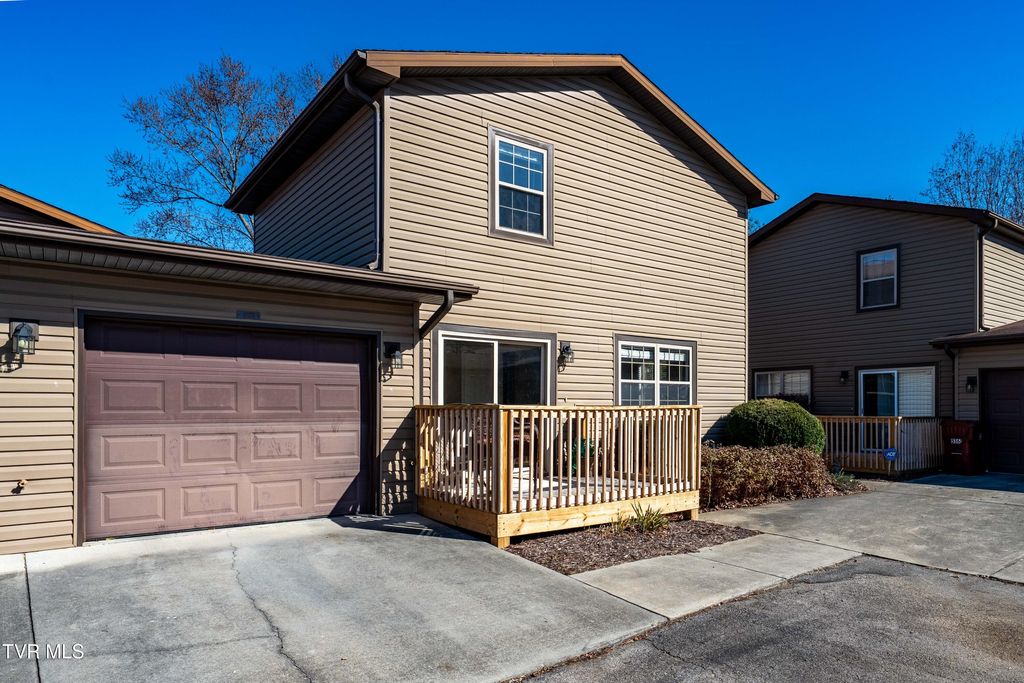 Photo of 518 Pilgrim Court #D, Johnson City, TN 37601 (MLS # 9988704)