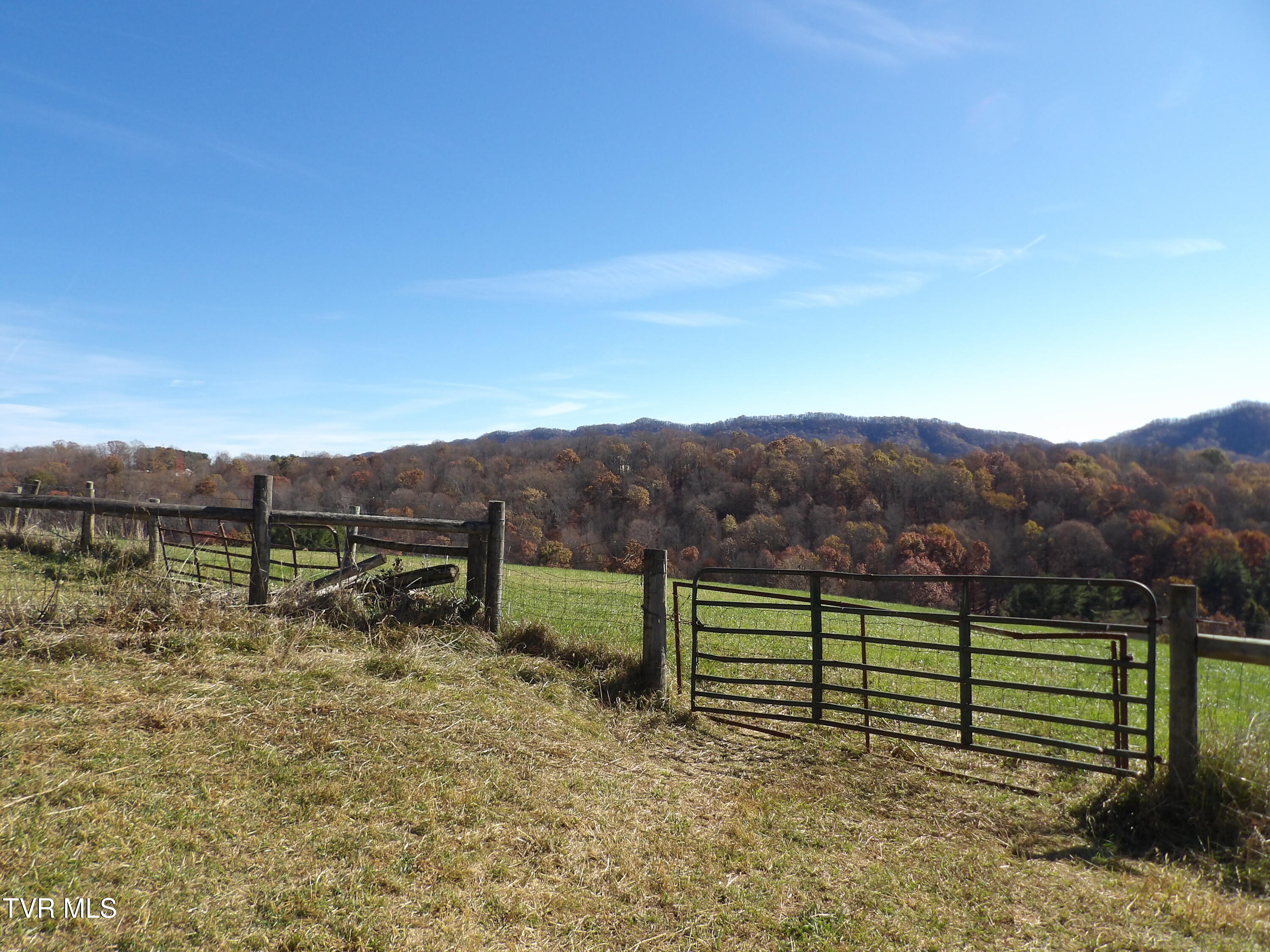 107 Edgewood/Crusenberry Rd Road