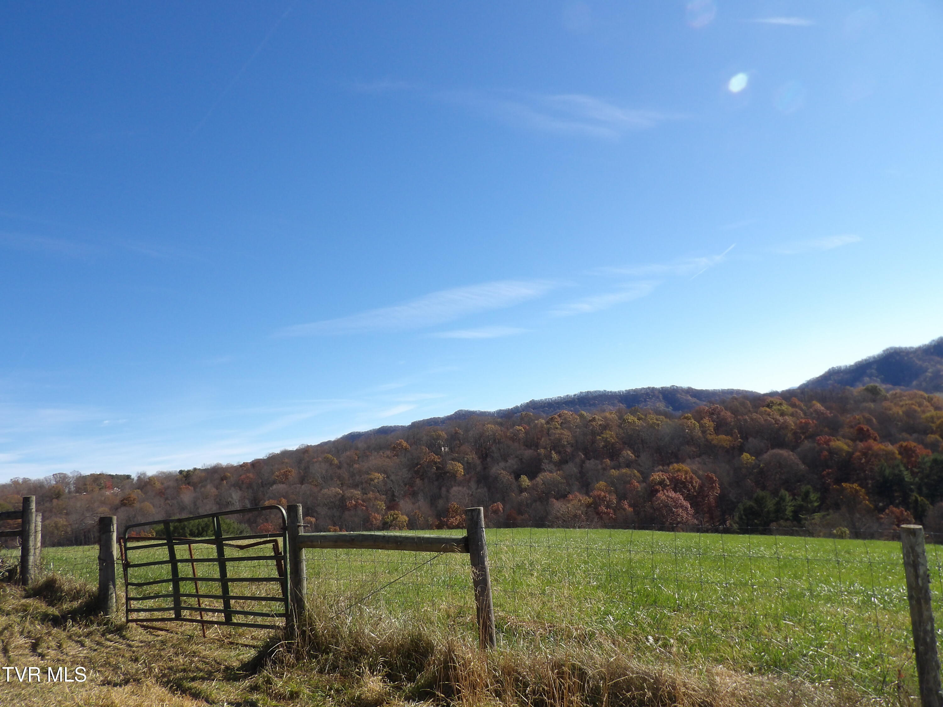 107 Edgewood/Crusenberry Rd Road