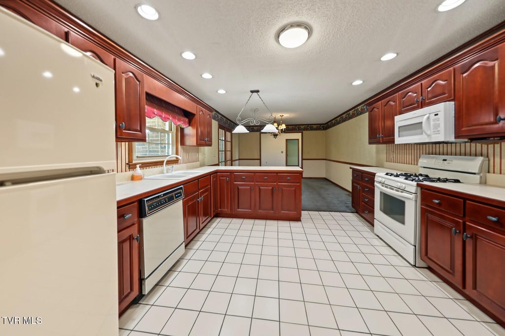 Photo of 1235 Golf Course Road, Newport, TN 37821 (MLS # 10001679)
