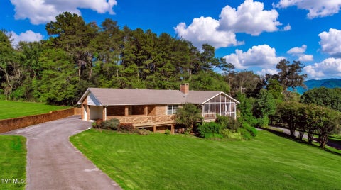 Photo of 1235 Golf Course Road, Newport, TN 37821 (MLS # 10001679)