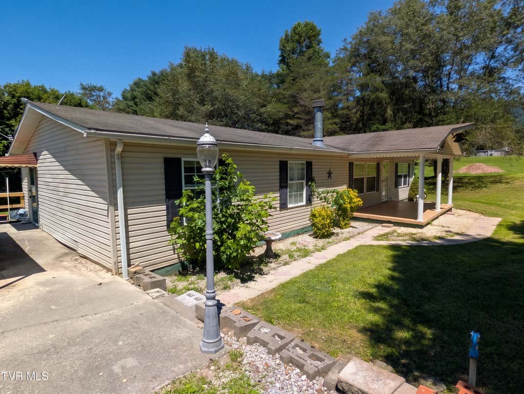 Photo of 242 Edens Drive, Dryden, VA 24243 (MLS # 9999403)