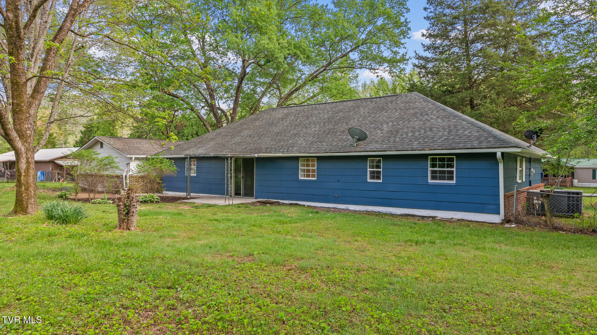 114 Clare Lane, Wartburg, Tennessee image 5