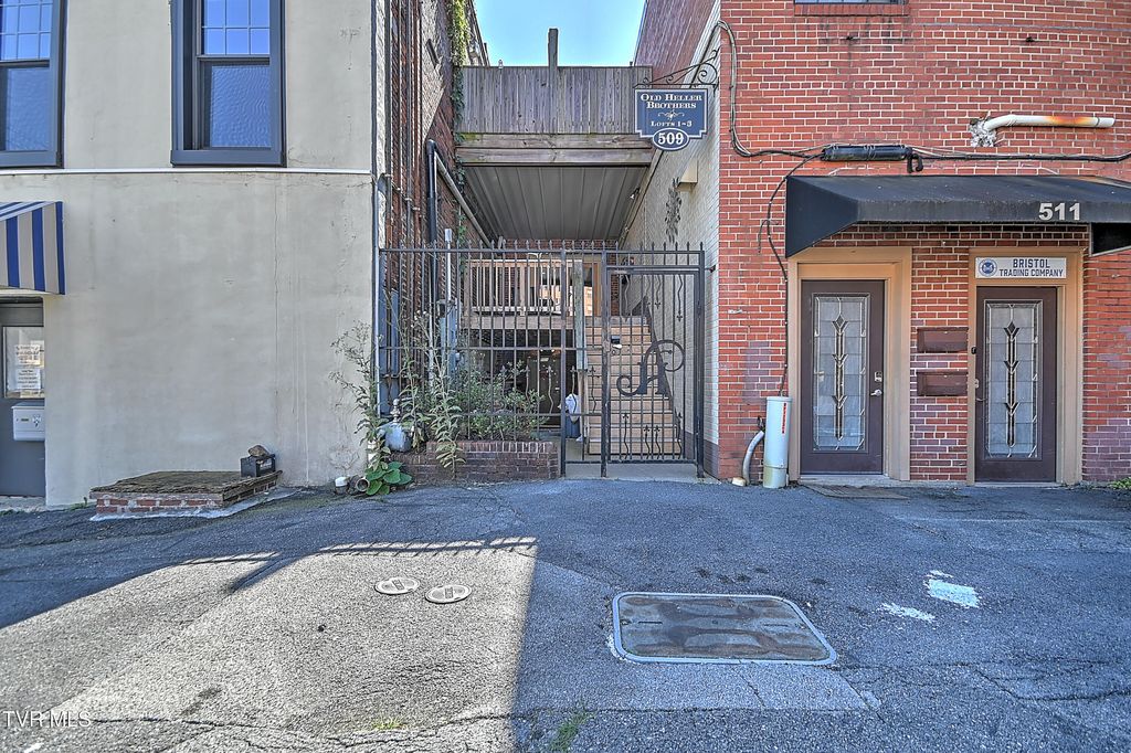 Photo of 509 State Street Street #3, Bristol, VA 24201 (MLS # 9986772)