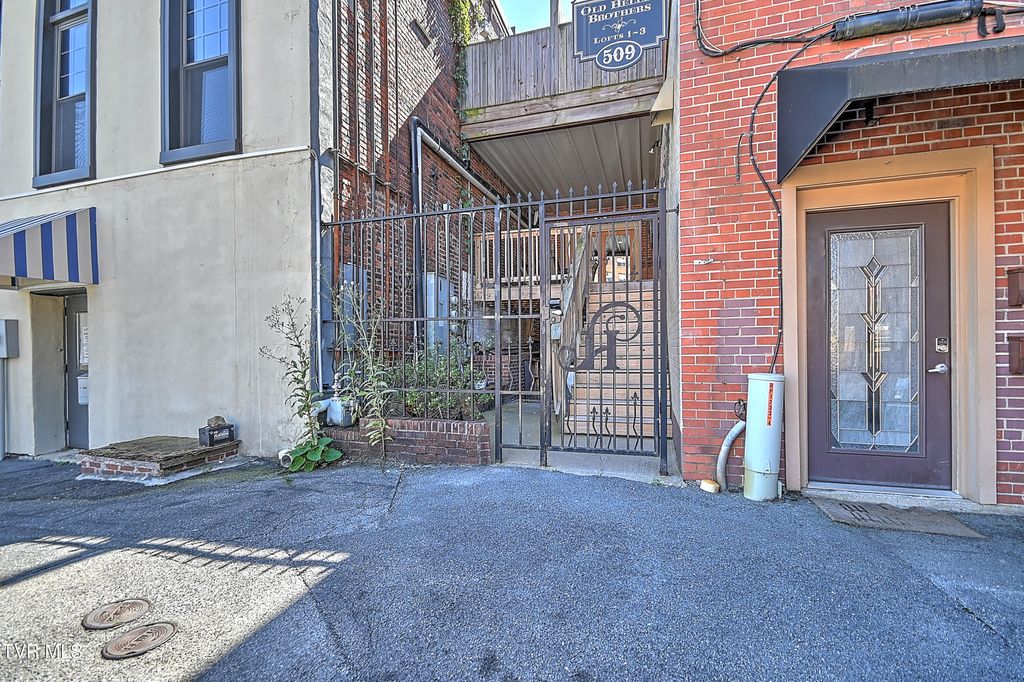 Photo of 509 State Street Street #3, Bristol, VA 24201 (MLS # 9986772)