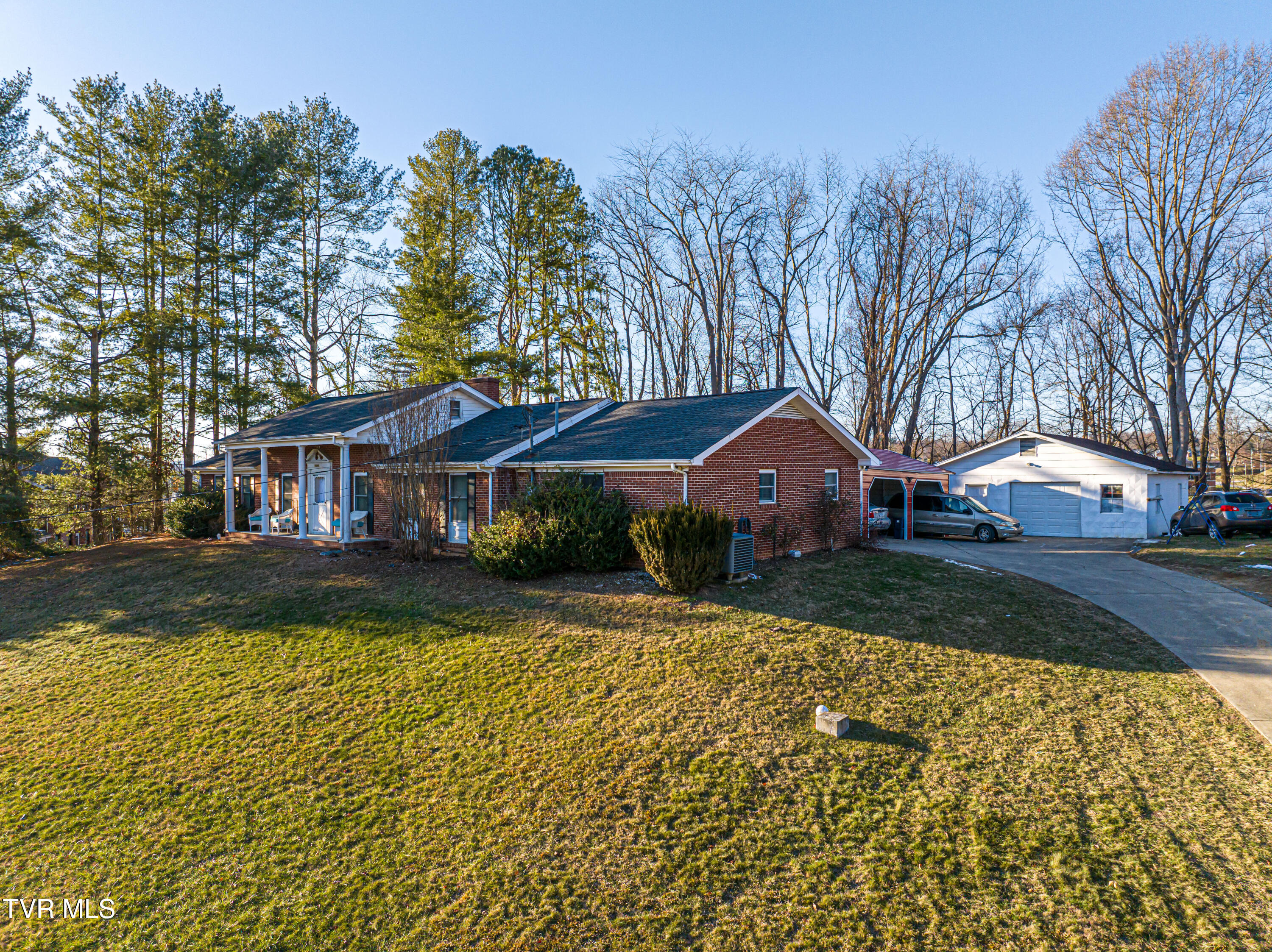 15095 Lowry Hills Road, Bristol, Virginia image 3