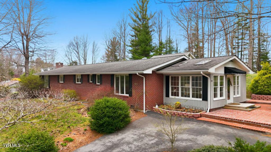 Photo of 949 Jefferson Drive, Wise, VA 24293 (MLS # 9992423)