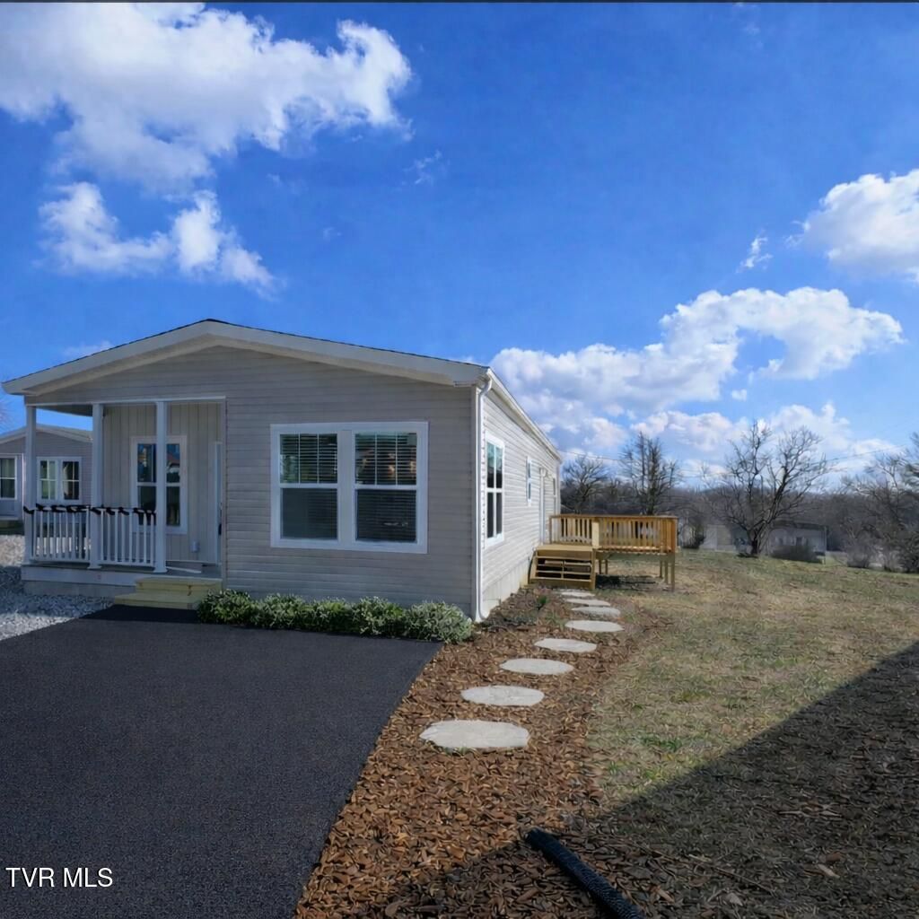 Photo of 2204 Oak St Street, Gray, TN 37615 (MLS # 9987575)