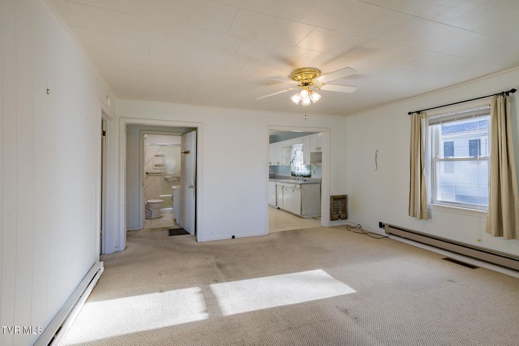 Photo of 1510 Chilhowie Avenue, Johnson City, TN 37601 (MLS # 9988324)