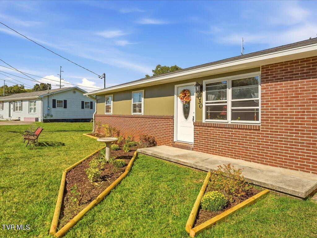 Photo of 430 Hilltop Drive, Jefferson City, TN 37760 (MLS # 10001661)