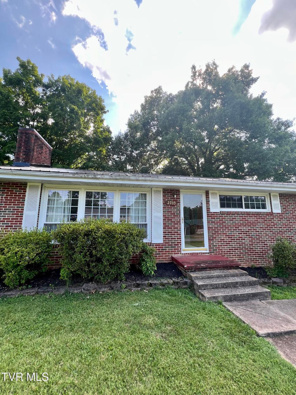 Photo of 2703 Schumway Drive, Johnson City, TN 37601 (MLS # 9997557)