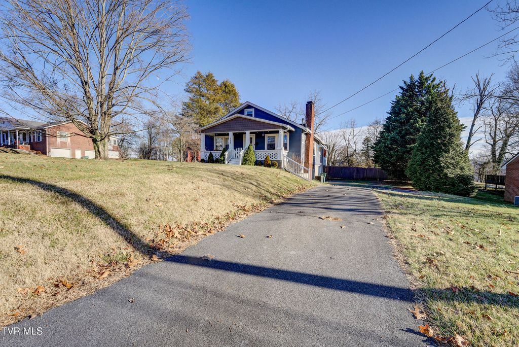 Photo of 332 Randolph Street, Bristol, VA 24201 (MLS # 9989671)