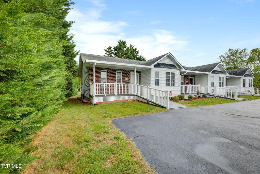 Photo of 617 Race Street #1, Elizabethton, TN 37643 (MLS # 9994621)