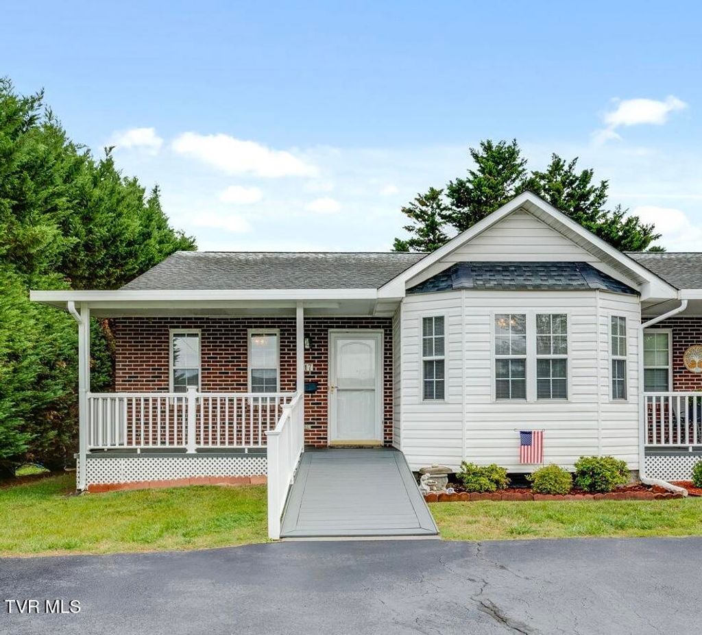 Photo of 617 Race Street #1, Elizabethton, TN 37643 (MLS # 9994621)