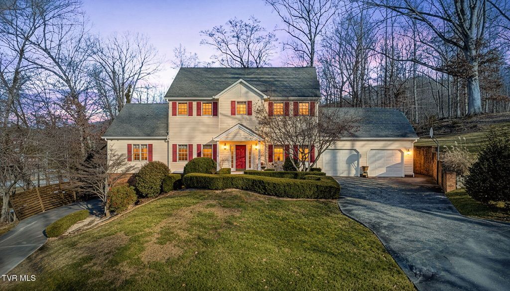 Photo of 1001 Fiddlers Way, Kingsport, TN 37664 (MLS # 9988986)