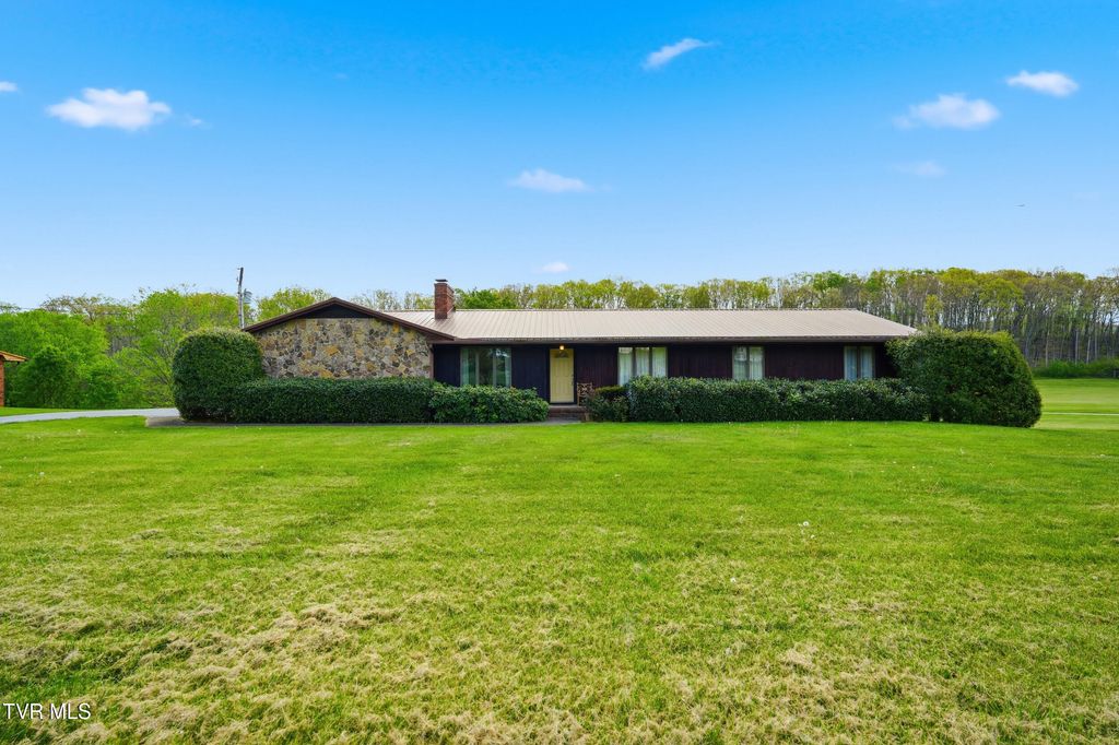 Photo of 556 Valley Drive, Kingsport, TN 37664 (MLS # 9994014)