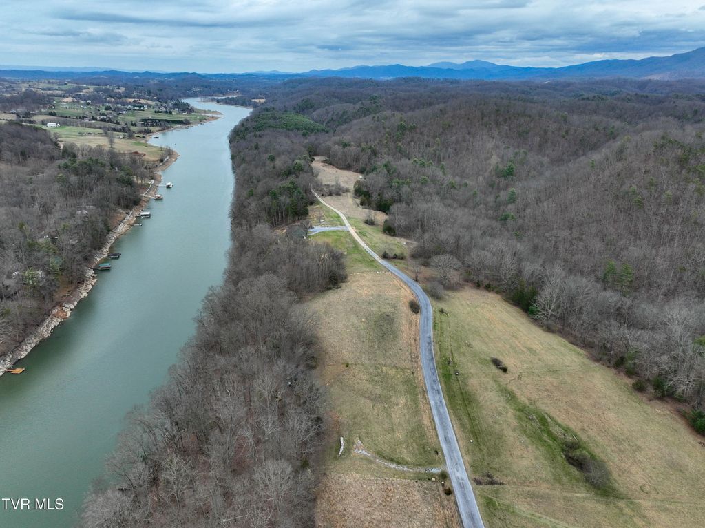 Photo of 38 Lake Pointe Drive, Abingdon, VA 24210 (MLS # 9992180)