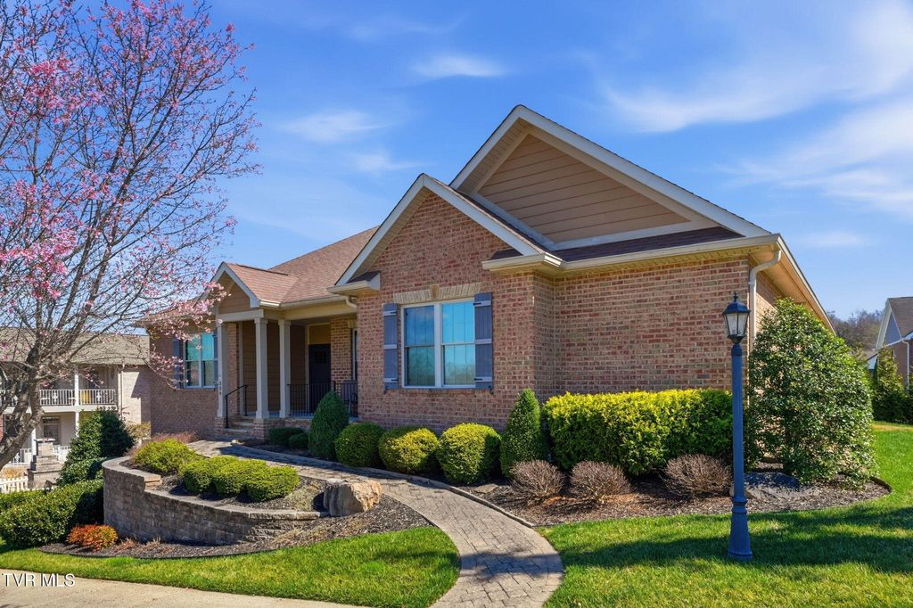 Photo of 306 Harbor Approach, Johnson City, TN 37601 (MLS # 9992428)