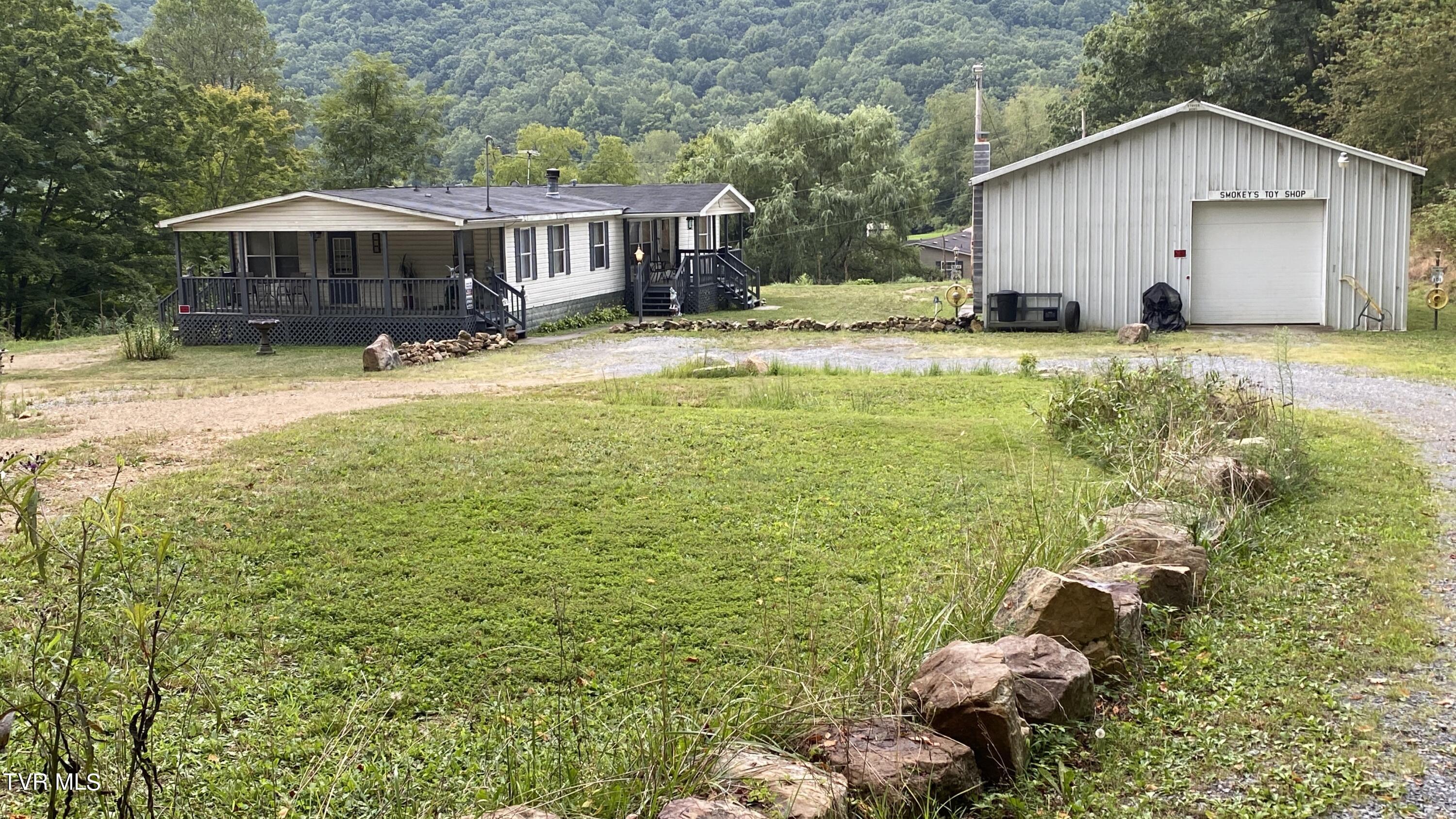 310 Pickle Hollow Road, Saltville, Virginia image 3