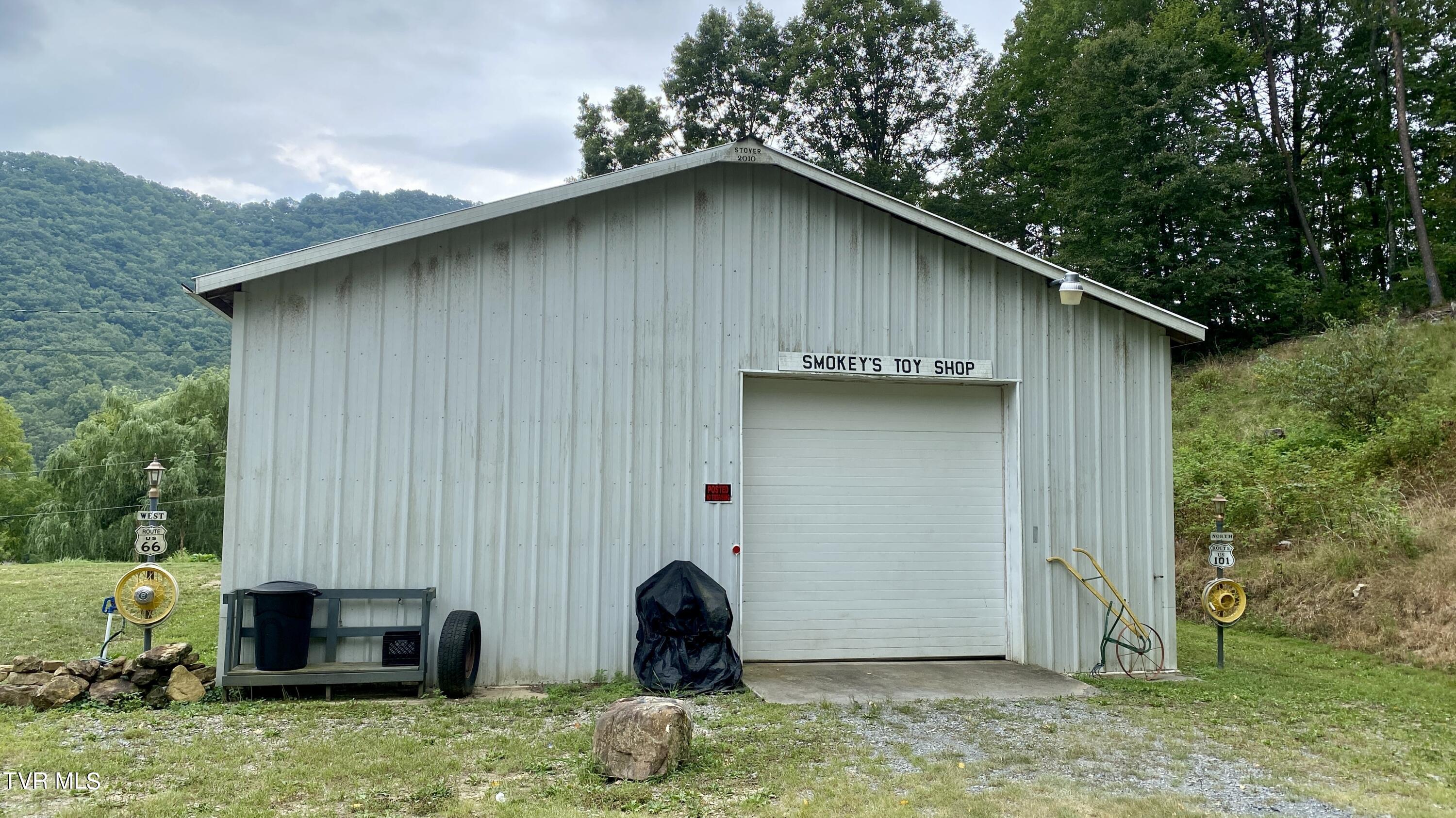 310 Pickle Hollow Road, Saltville, Virginia image 29