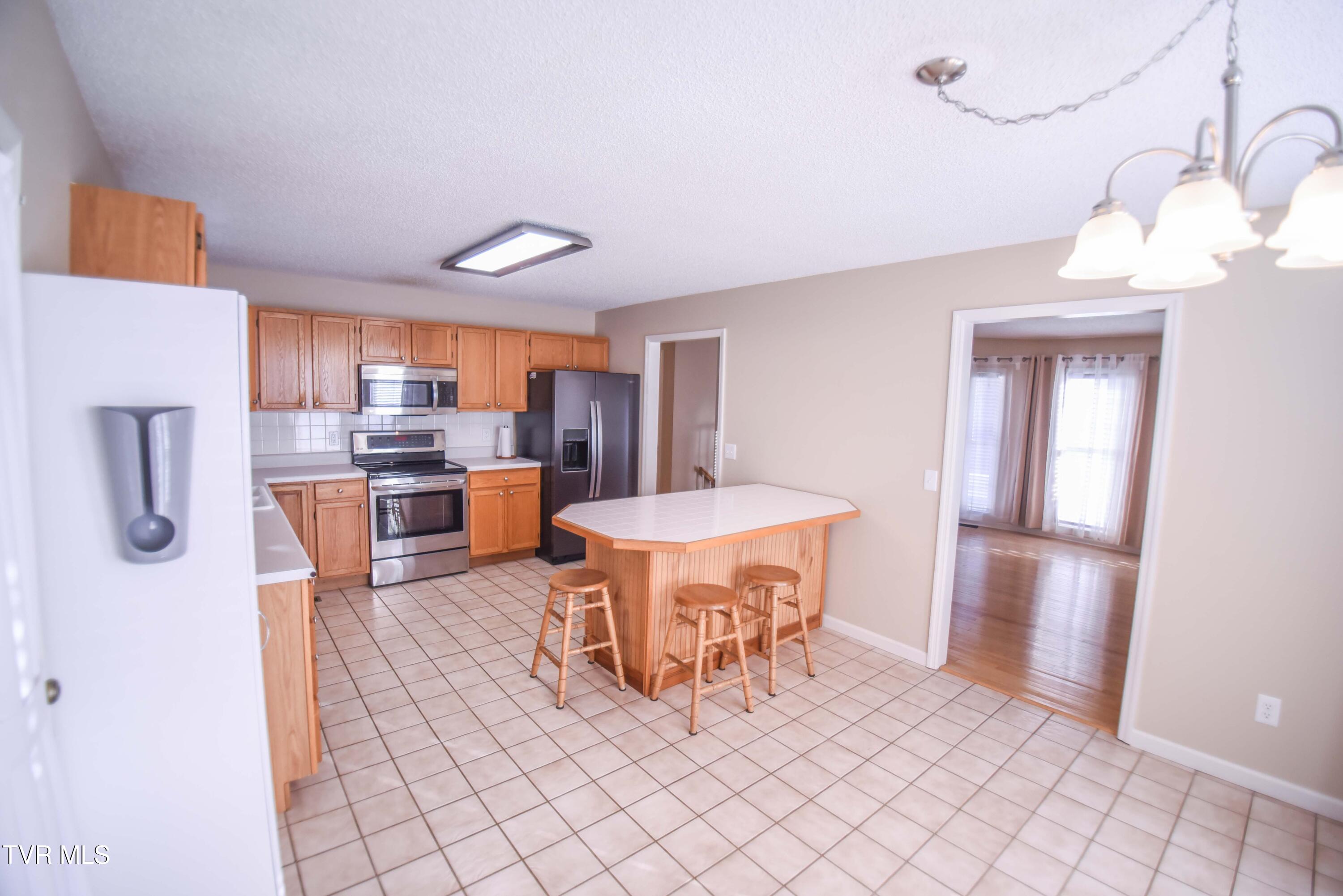 104 Mountain View Drive, Mount Carmel, Tennessee image 8