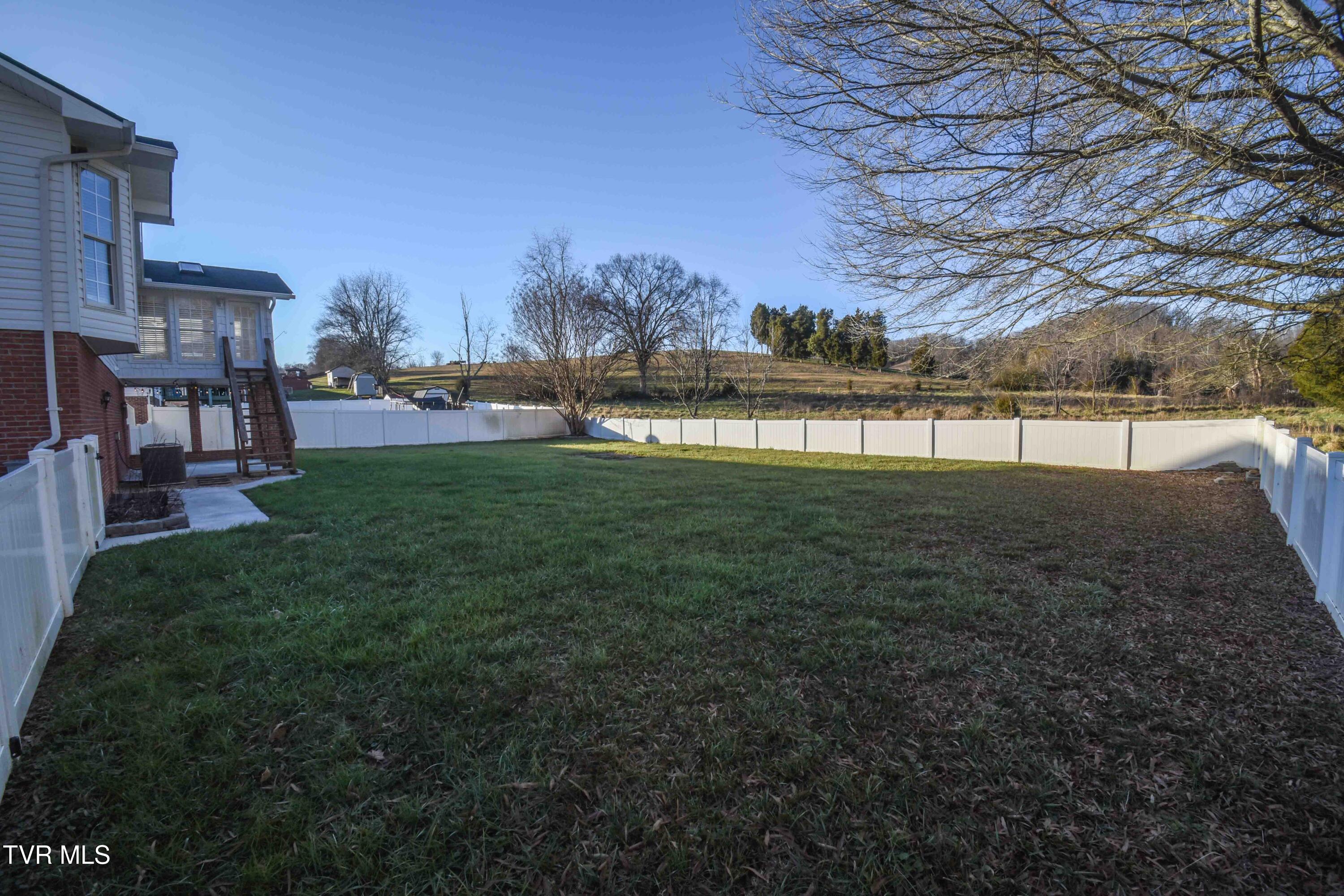 104 Mountain View Drive, Mount Carmel, Tennessee image 33