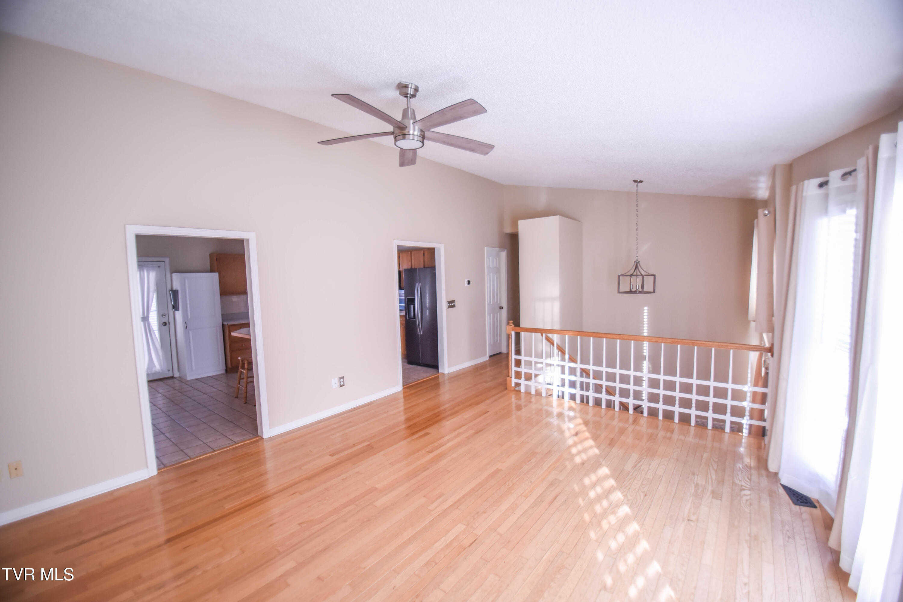 104 Mountain View Drive, Mount Carmel, Tennessee image 5