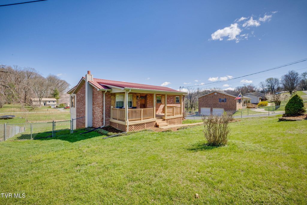 Photo of 895 Choctaw Drive, Chuckey, TN 37641 (MLS # 9992333)