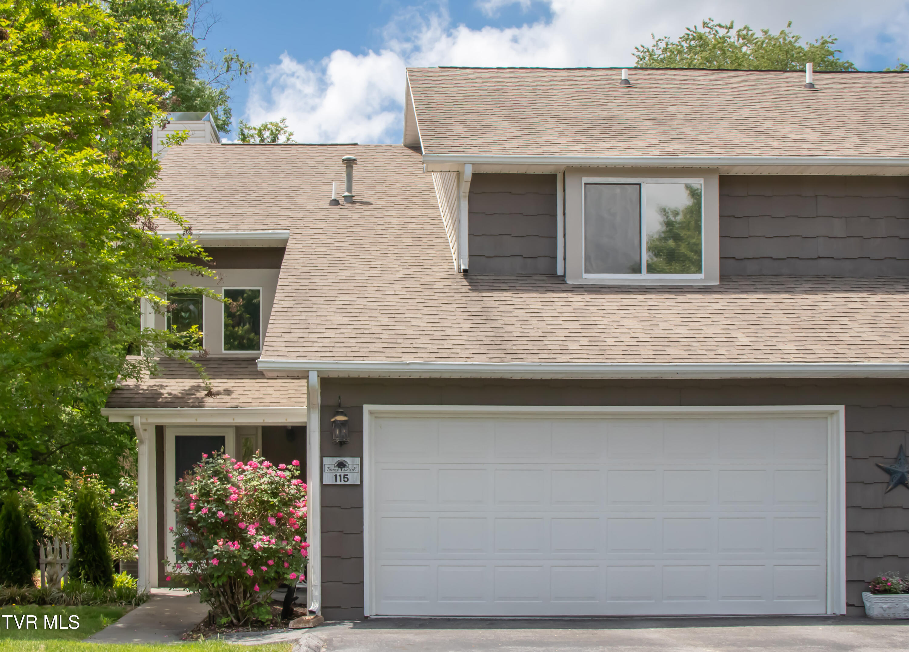 115 Timberbrook Drive, Bristol, Virginia image 2