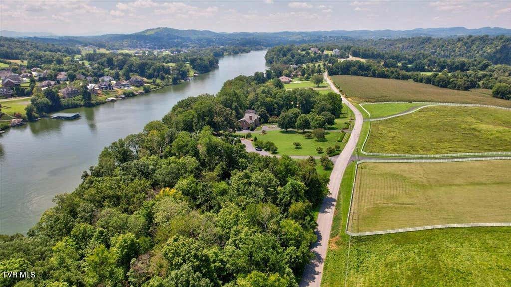 Photo of 2 Lake Point Drive, Piney Flats, TN 37686 (MLS # 10000002)