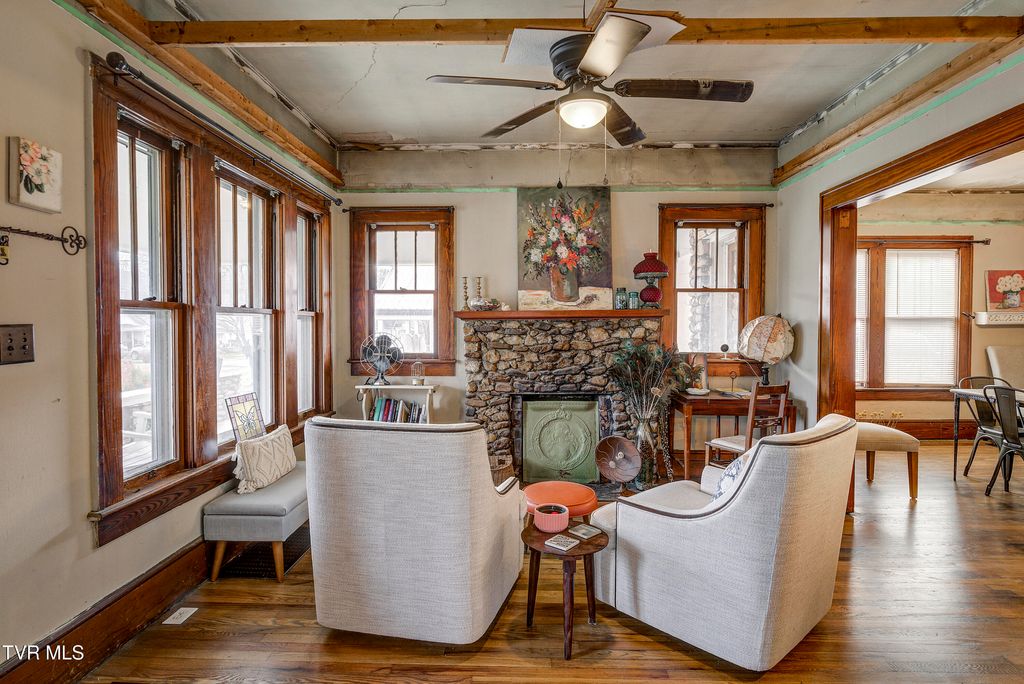 Photo of 1027 Elm Avenue, Erwin, TN 37650 (MLS # 9989738)