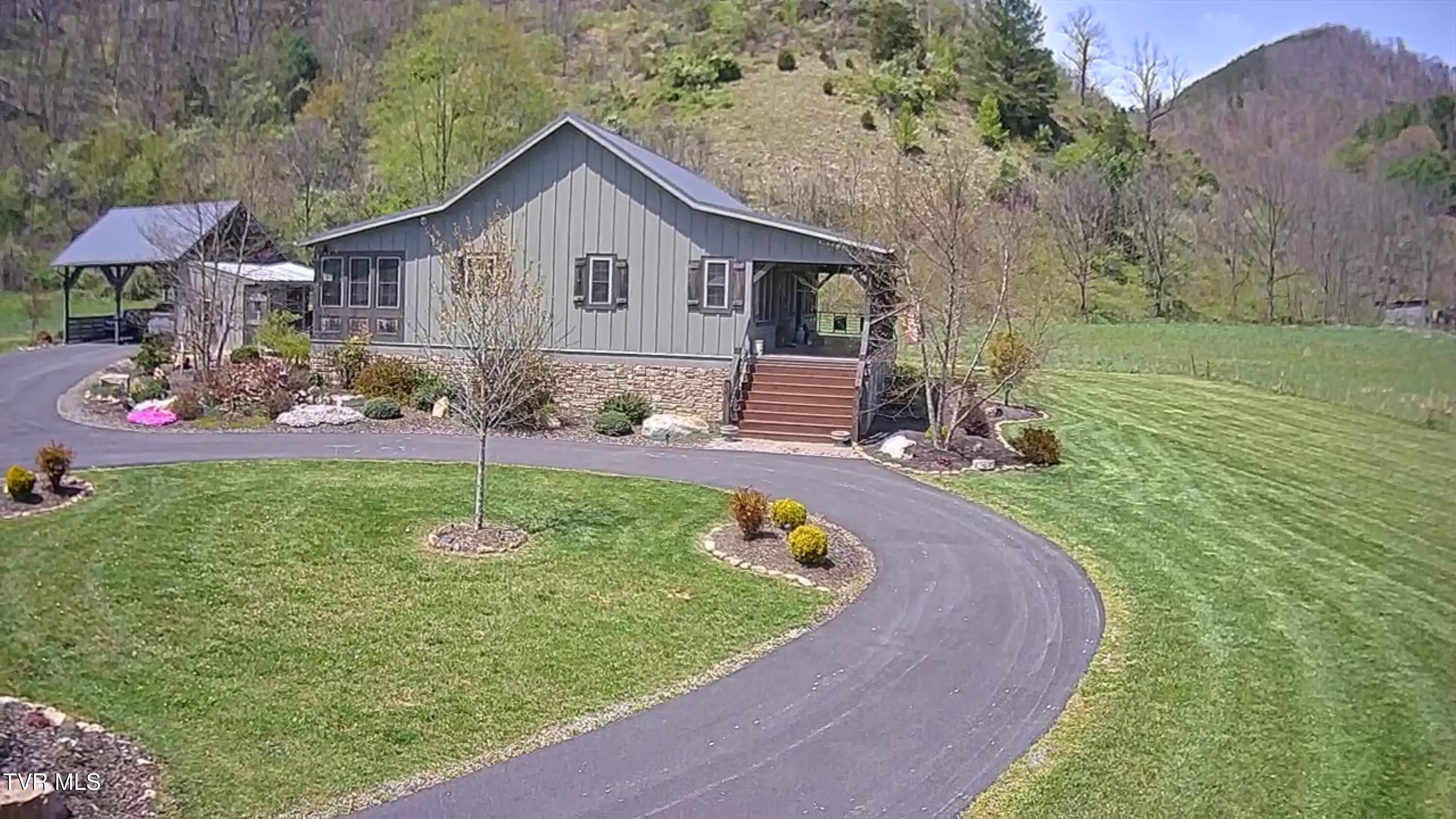 4246 Roan Creek Road, Mountain City, Tennessee image 2